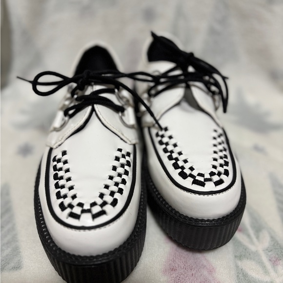 T.U.K Black and White creepers - Picture 1 of 4